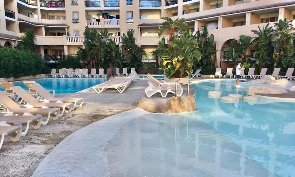 Joli 2 Pieces Aux Pieds Des Plages ile iletişim